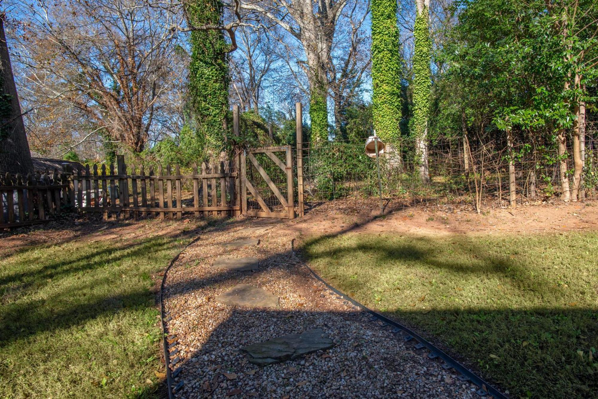 Holiday home Lenoir With Covered Patio And Fire Pit *