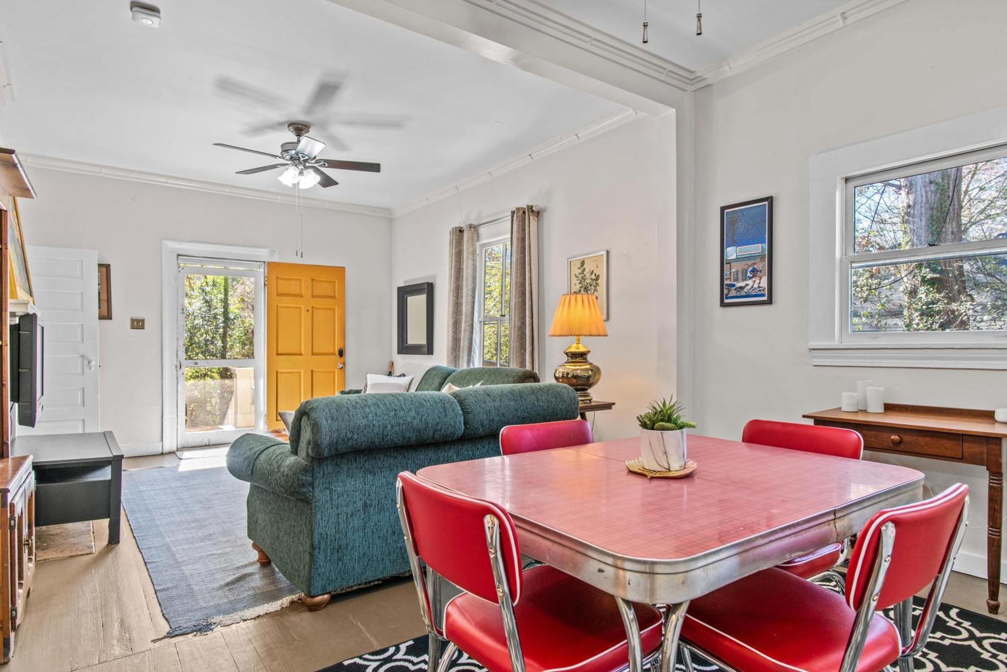 Lenoir With Covered Patio And Fire Pit Holiday home *