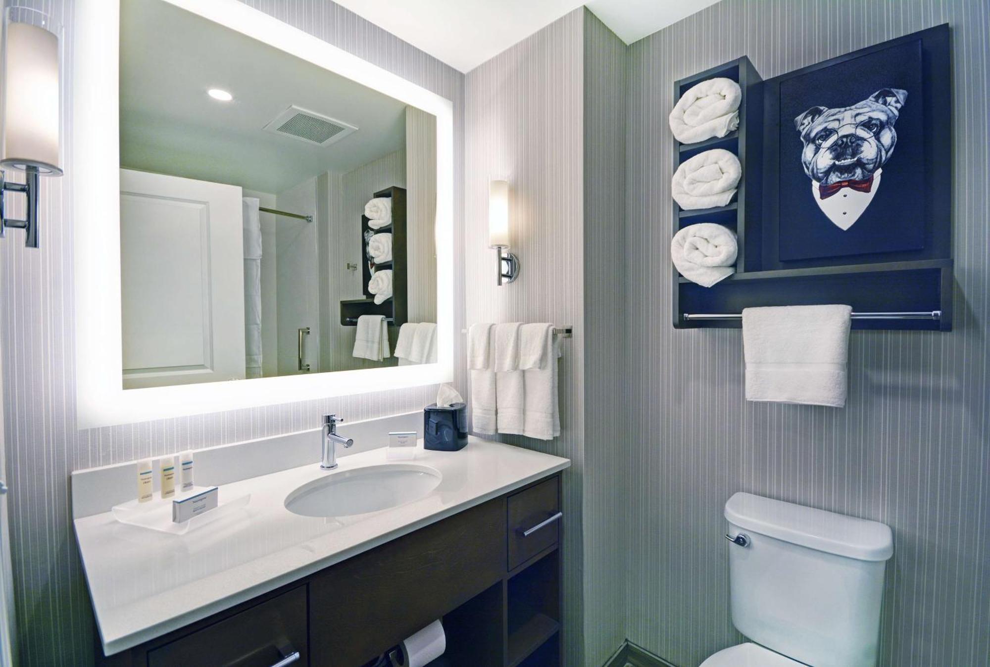 Hotel Homewood By Hilton Downtown Area