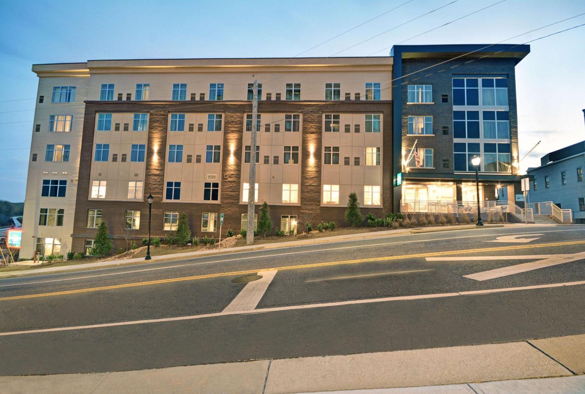 Hotel Homewood By Hilton Downtown Area