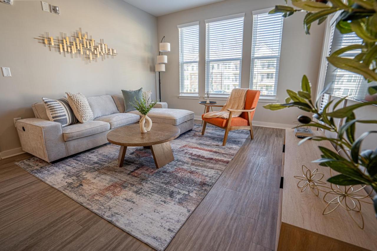 Elegant, Spacious 3br 2b Perfect For Long Apartment