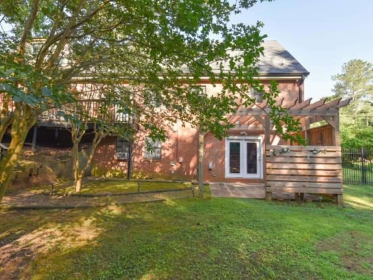 The Glory Glory Doghouse Main House Huge Yard Athens