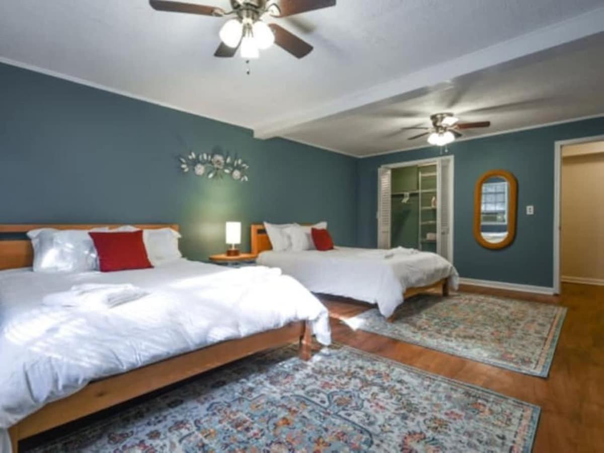 The Glory Glory Guest Huge Yard Apartment