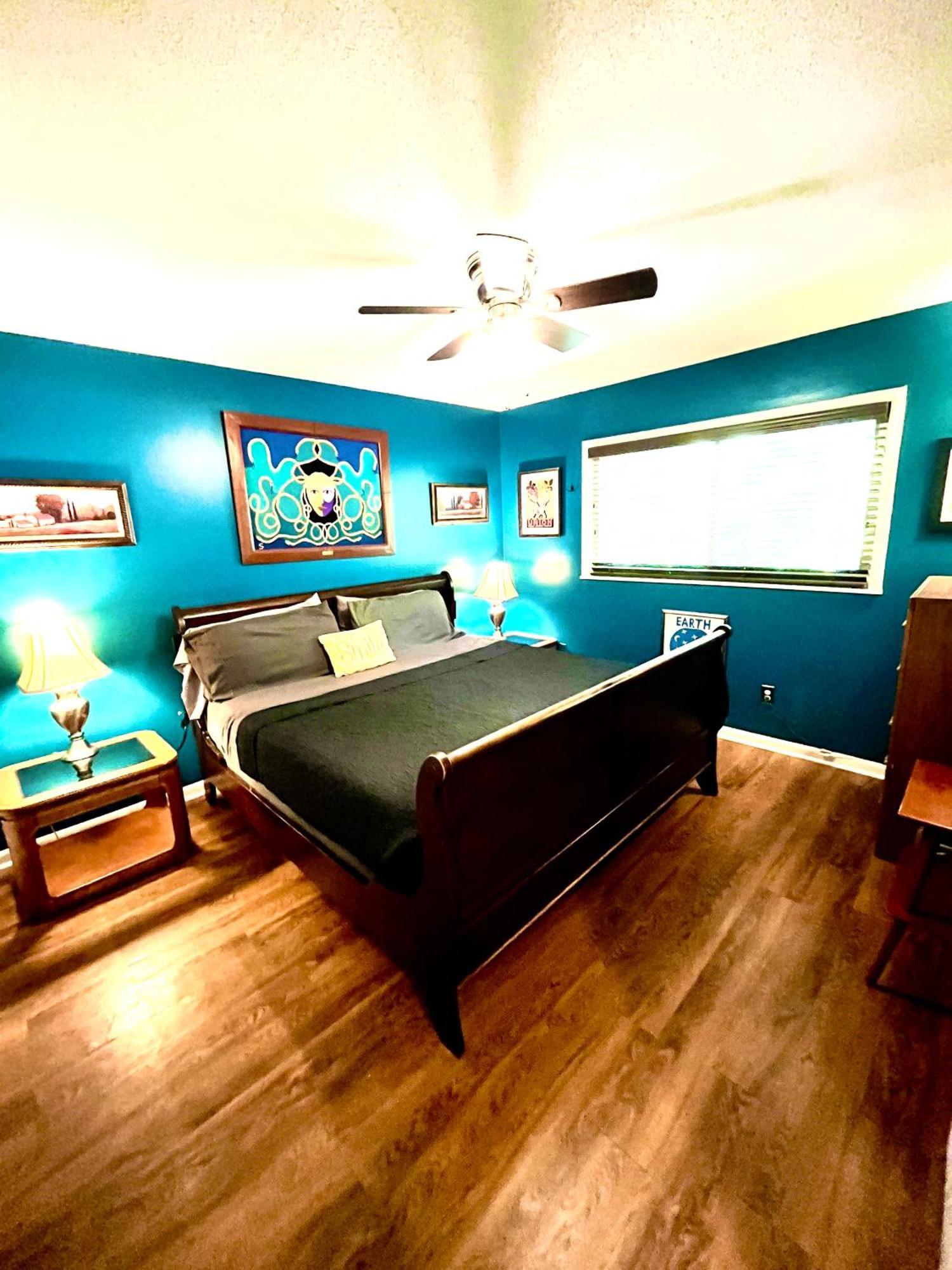 Family Friendly Downtown - Private Yard & Grill - Location, Location, Location! Athens