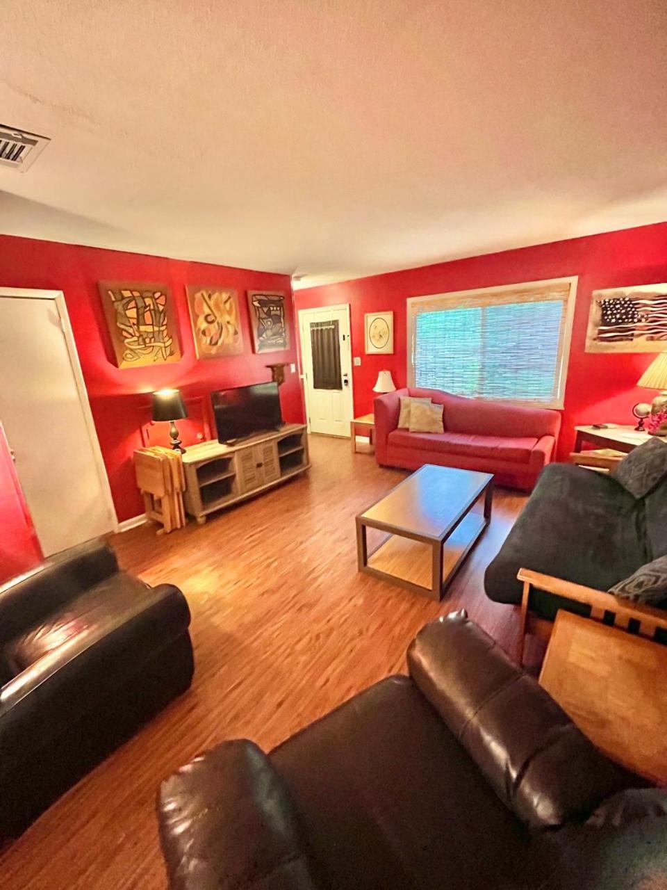 Family Friendly Downtown - Private Yard & Grill - Location, Location, Location! Apartment Athens