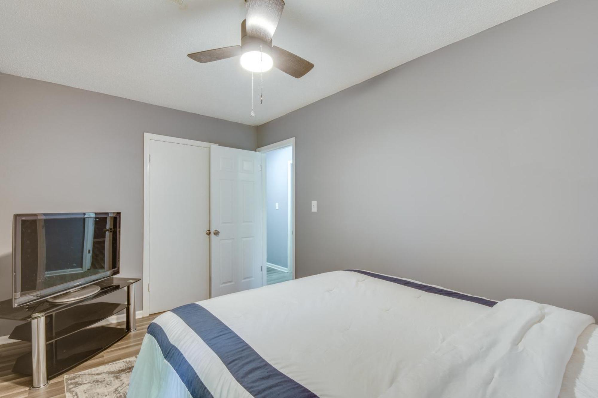 With Deck - Near Sanford Stadium! Holiday home Athens