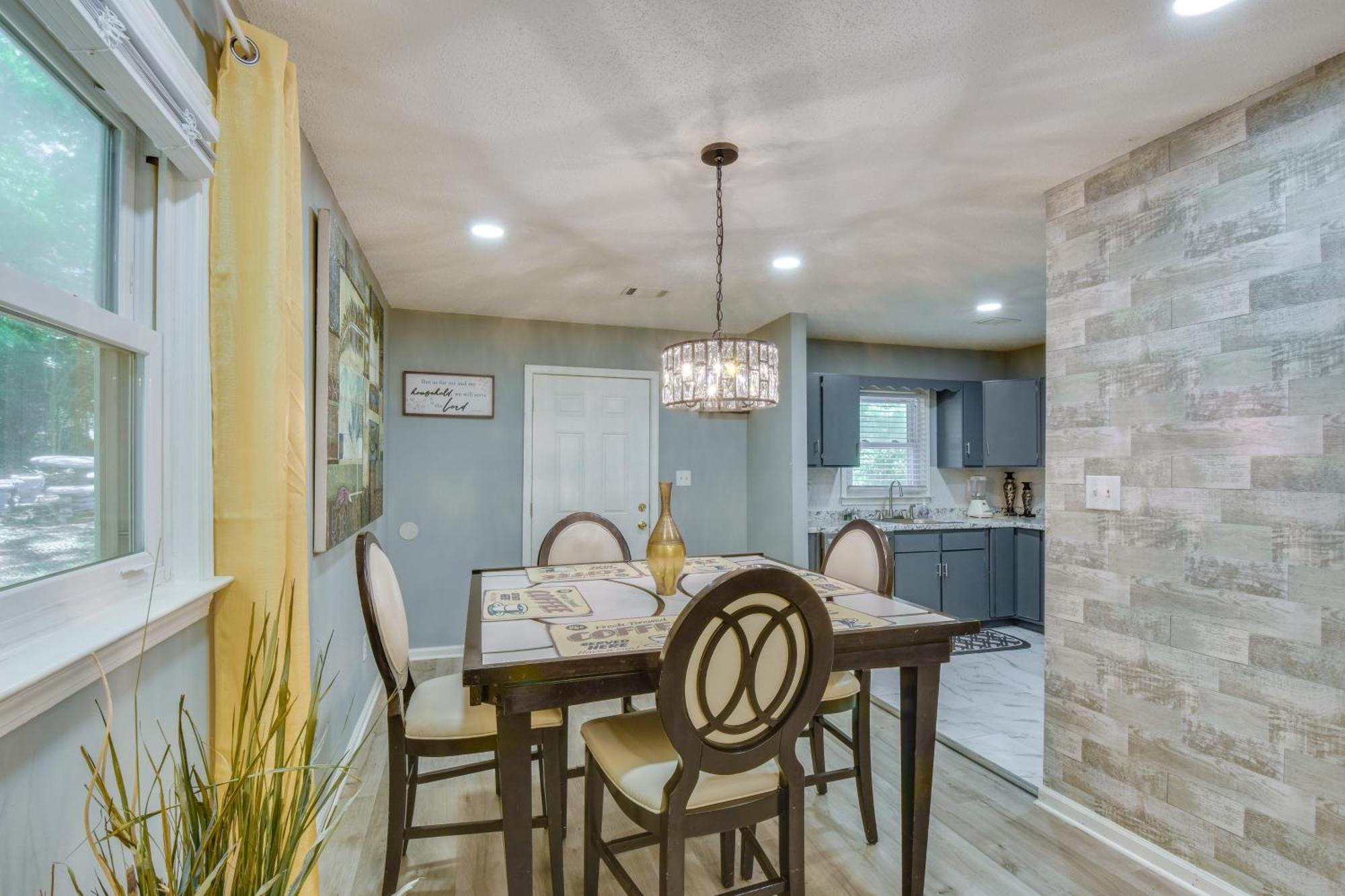 With Deck - Near Sanford Stadium! Holiday home Athens