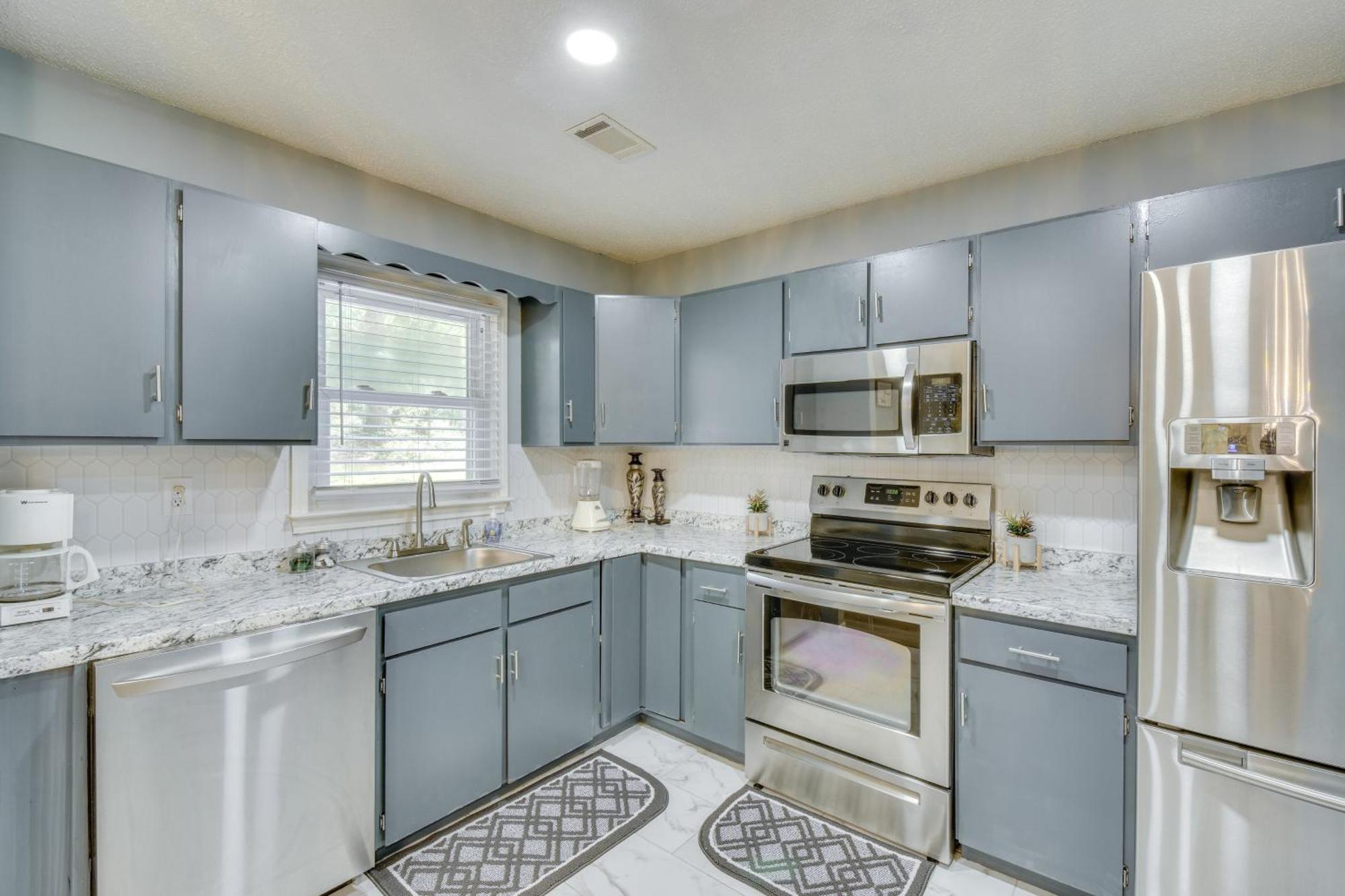 Holiday home With Deck - Near Sanford Stadium! Athens