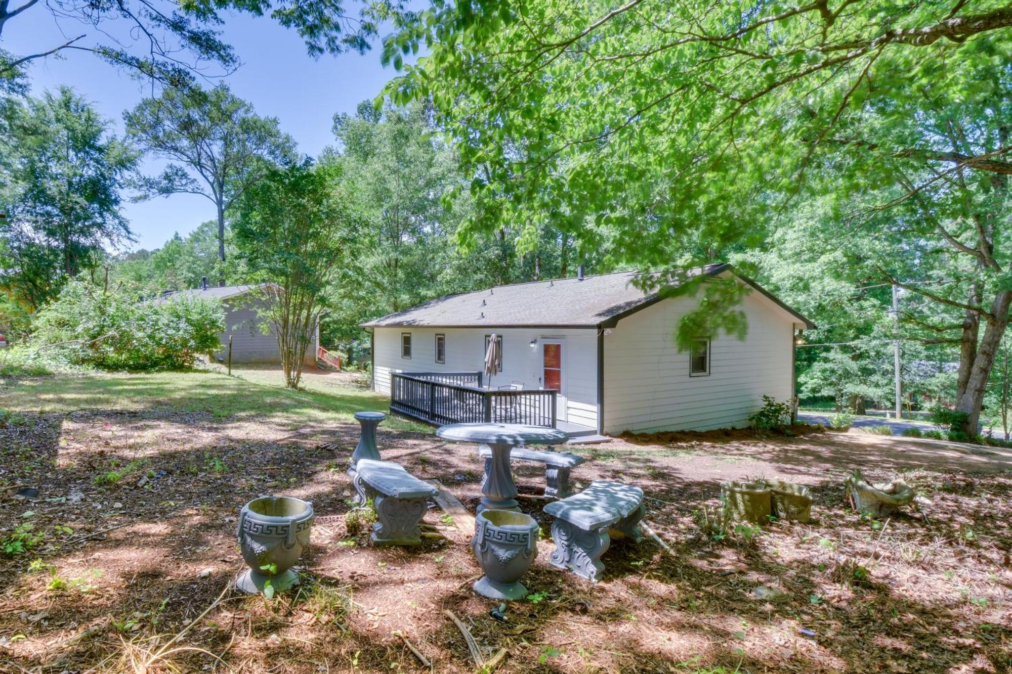With Deck - Near Sanford Stadium! Holiday home Athens