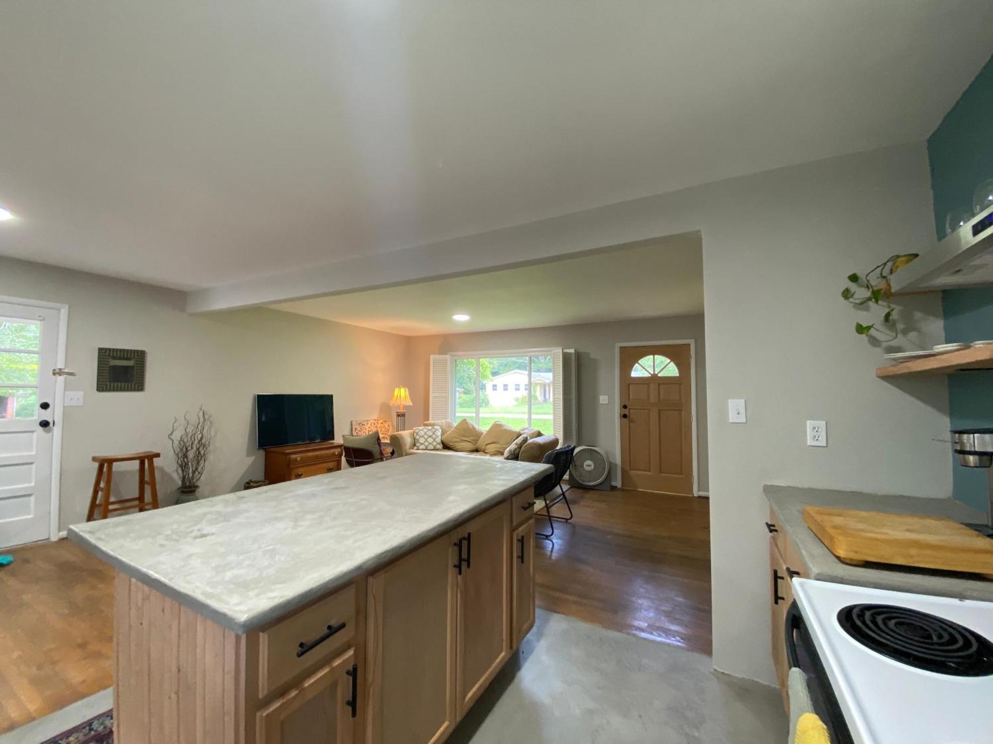 4 Bedroom Furnished Private Near Uga Downtown Holiday home *