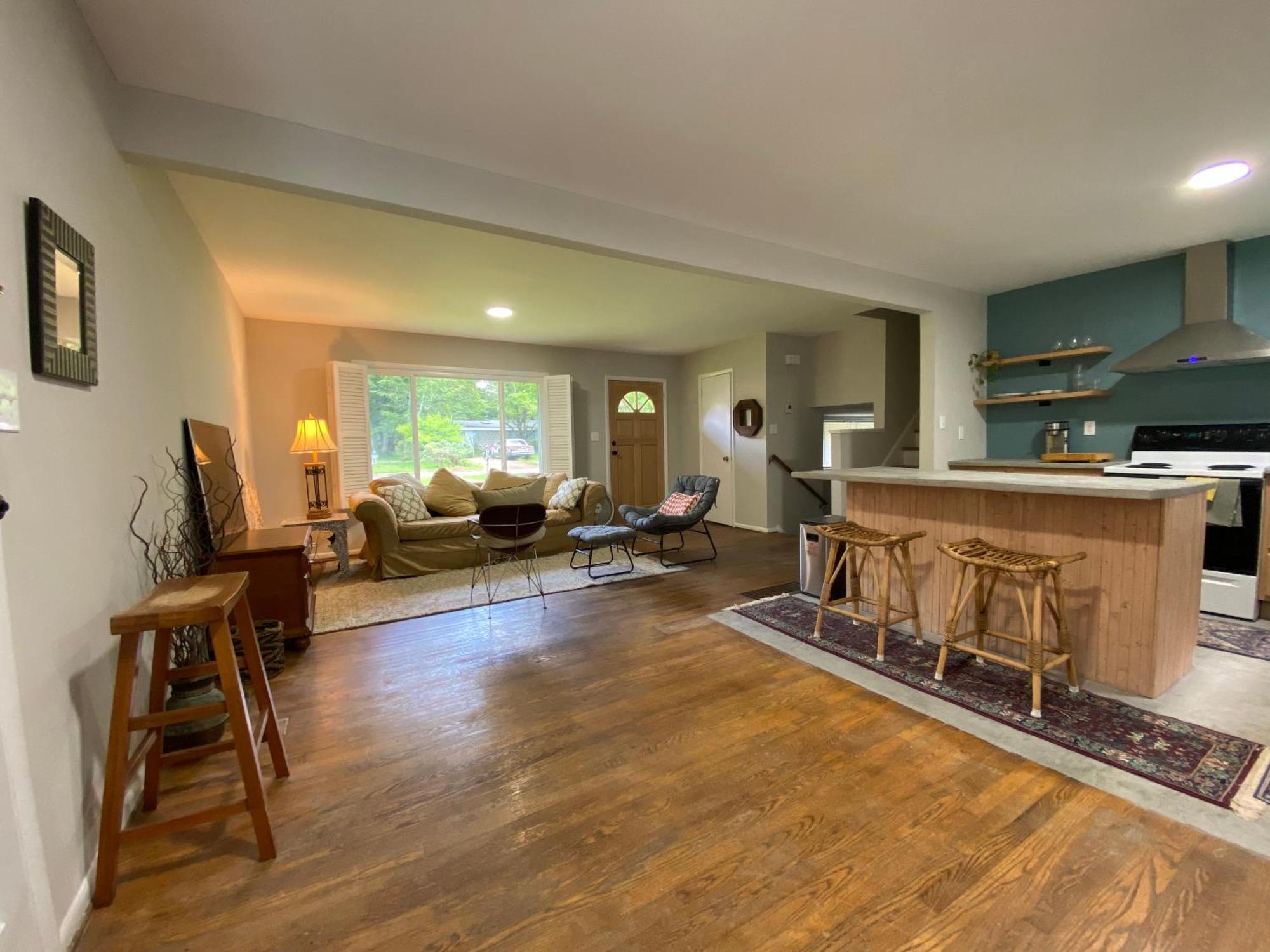 4 Bedroom Furnished Private Near Uga Downtown *