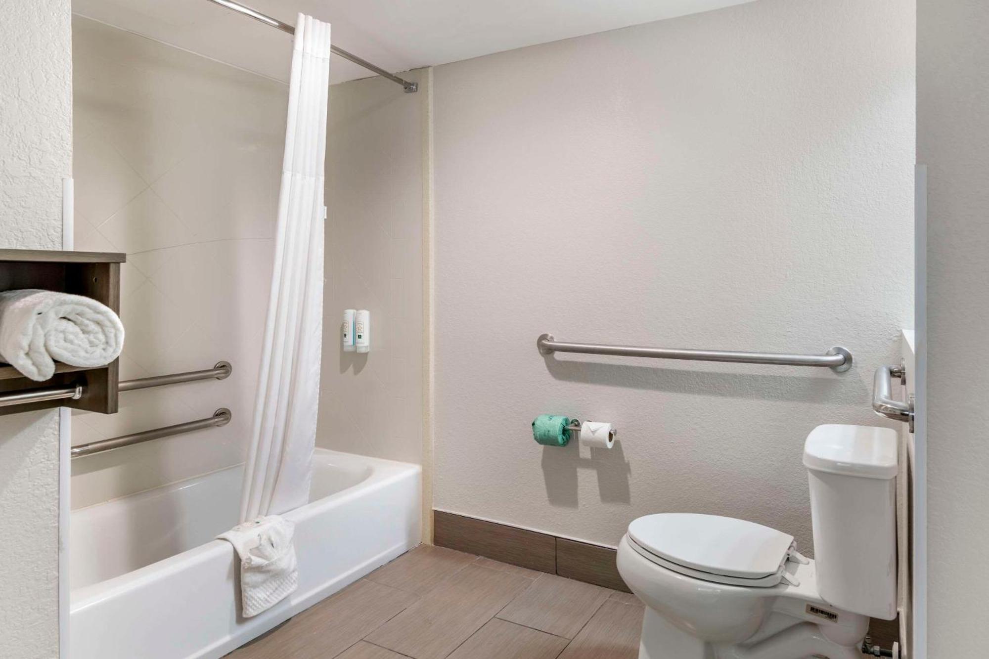 Hotel Quality & Area 2*