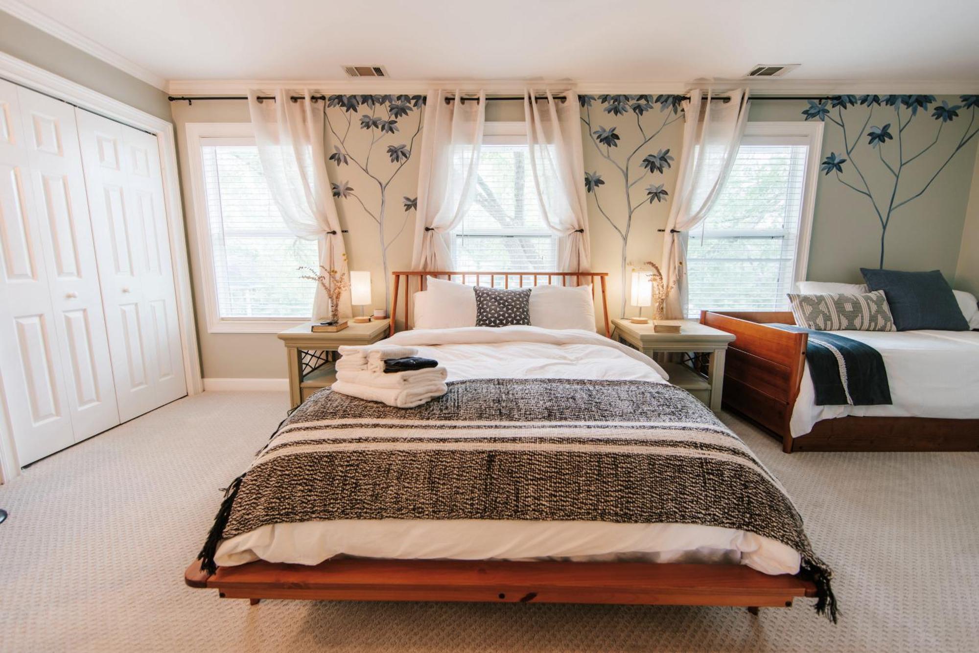 Cozy - Walk To Campus, Stadium, Downtown Holiday home