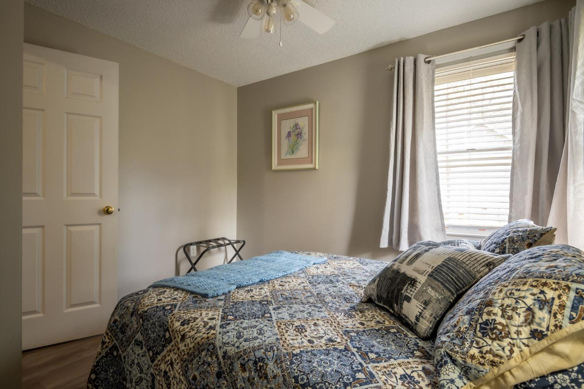 Oak Meadows Haven With Spacious Backyard