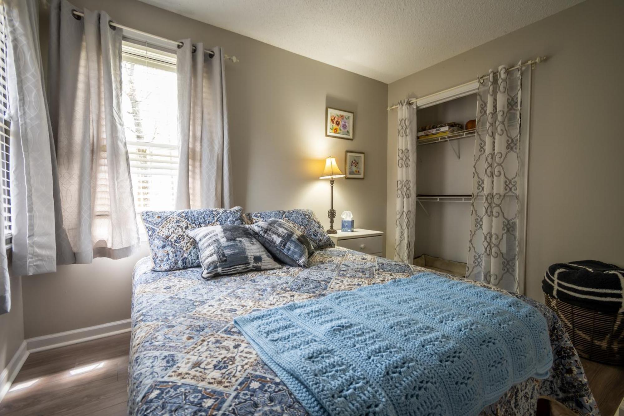 Oak Meadows Haven With Spacious Backyard Holiday home