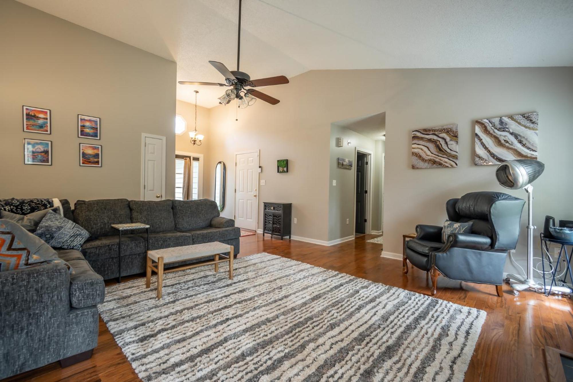 Holiday home Oak Meadows Haven With Spacious Backyard