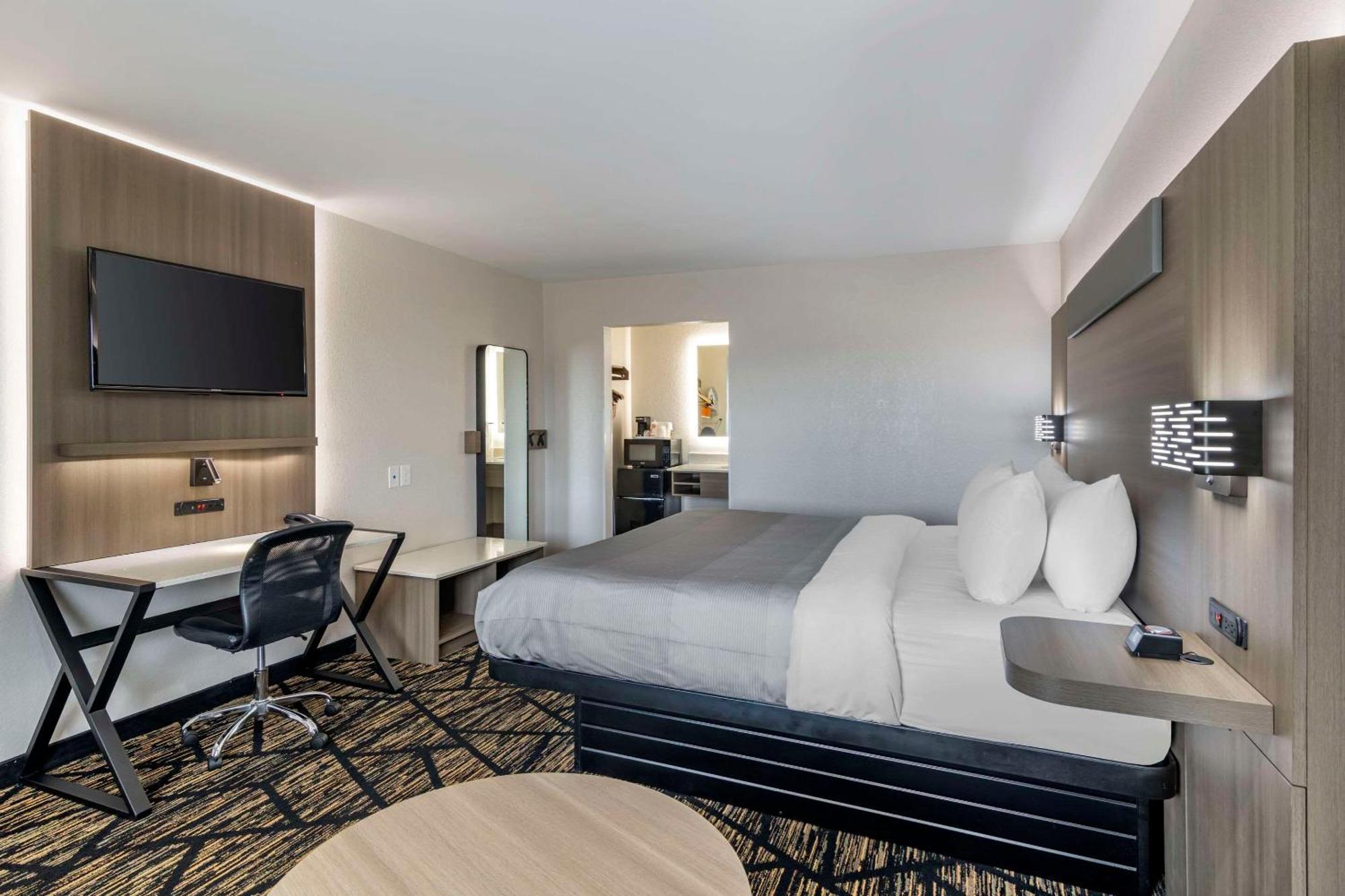 Hotel Quality & Area 2*