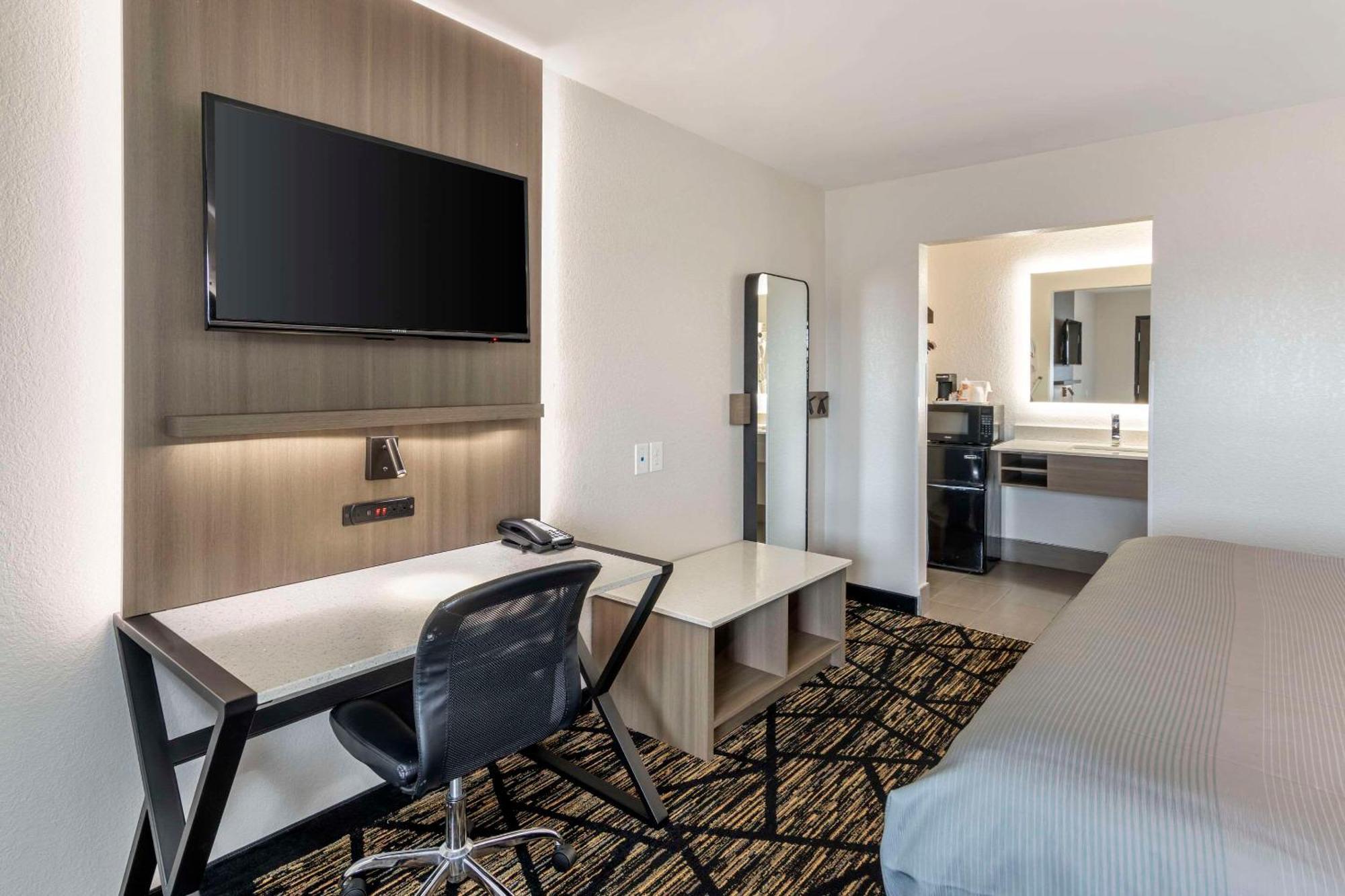 Quality & Area Hotel