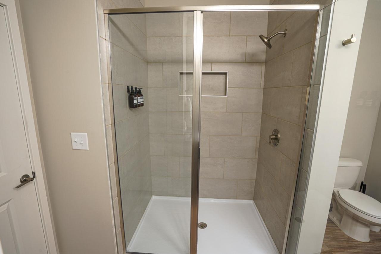 Apartment Upscale, New Apt, Pool, Long Athens