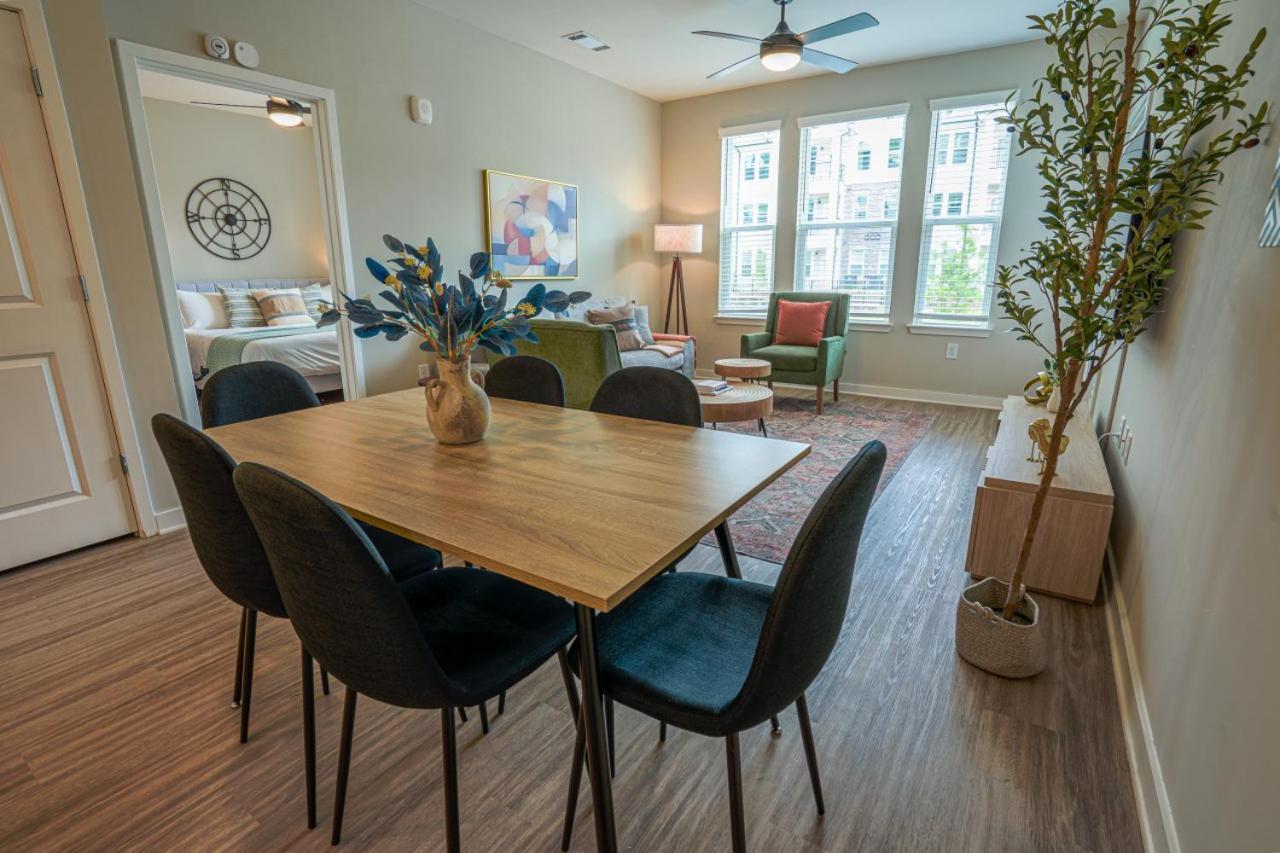 Apartment Upscale, New Apt, Pool, Long Athens