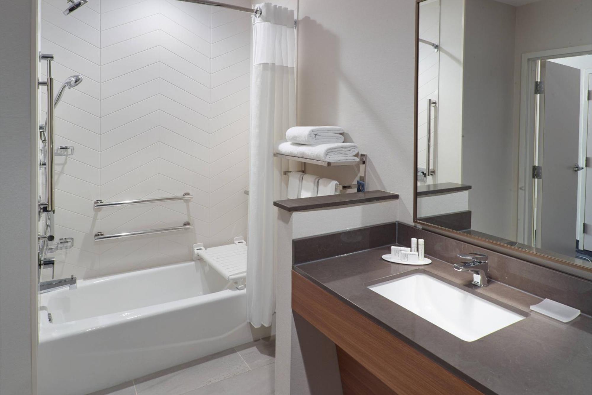 Hotel Fairfield & By Marriott Athens-university Area
