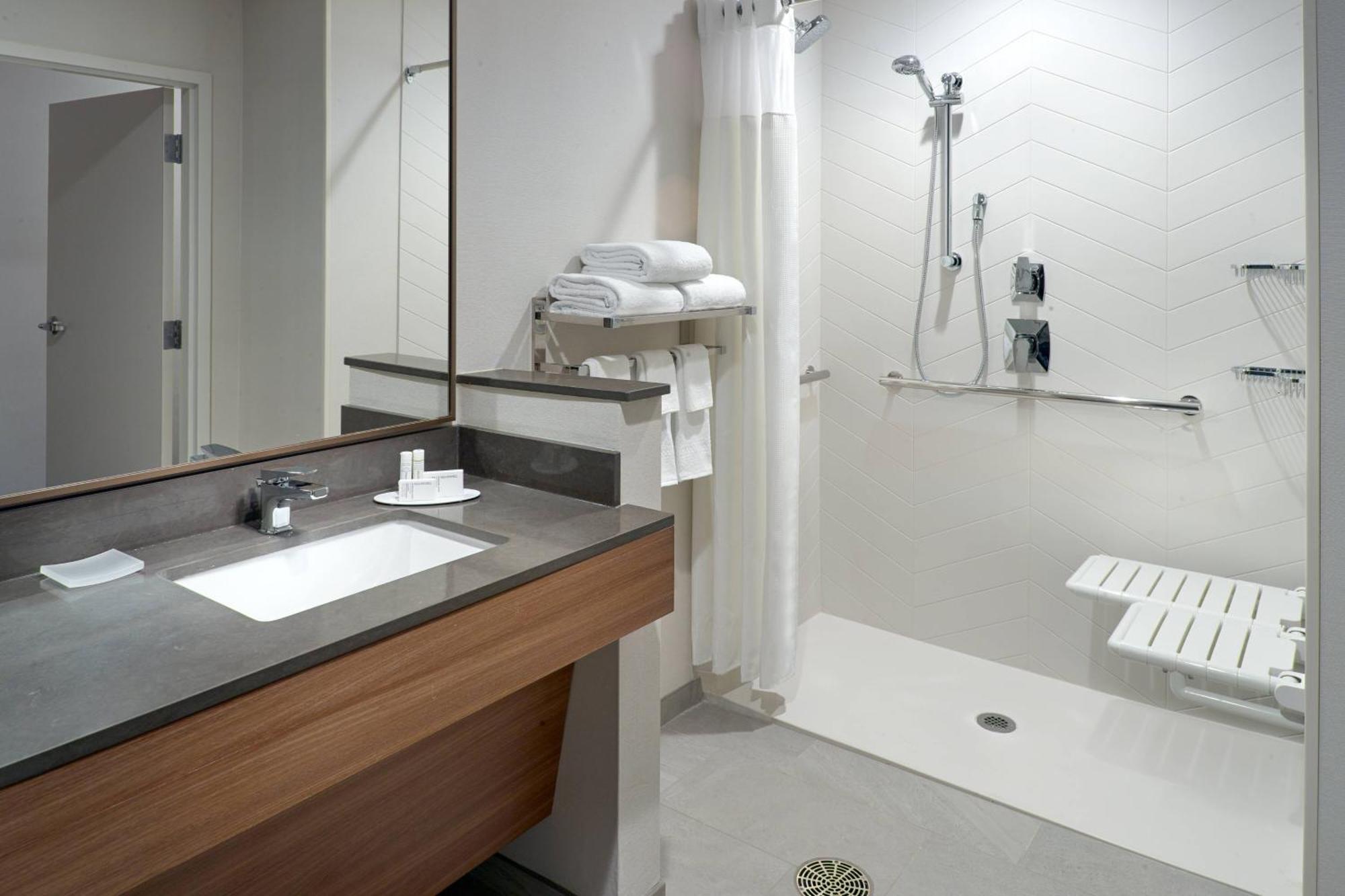 Fairfield & By Marriott Athens-university Area Athens