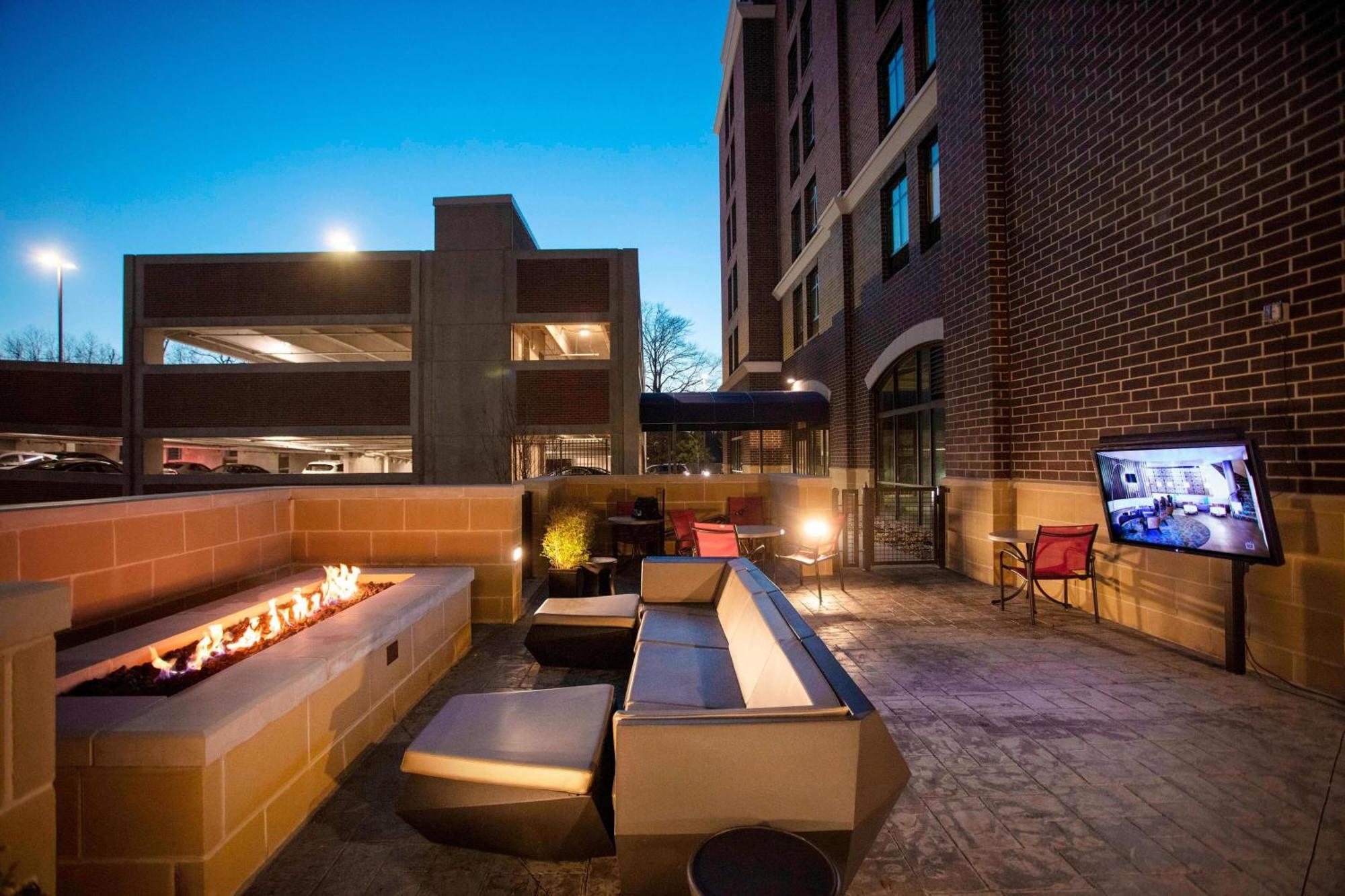 Hotel Springhill By Marriott Downtown/university Area 3*