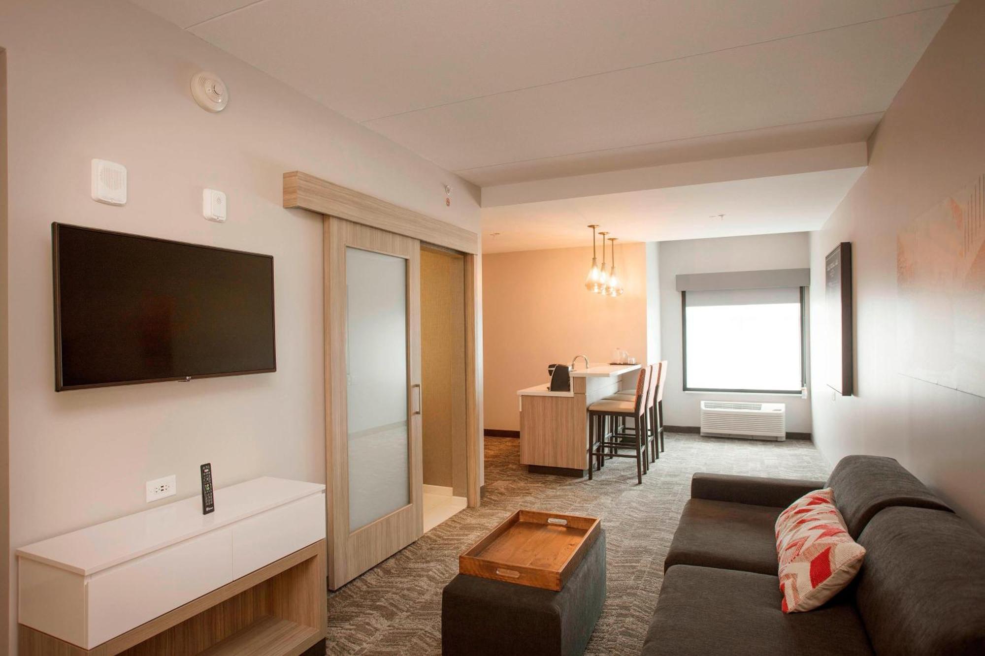 Springhill By Marriott Downtown/university Area Hotel