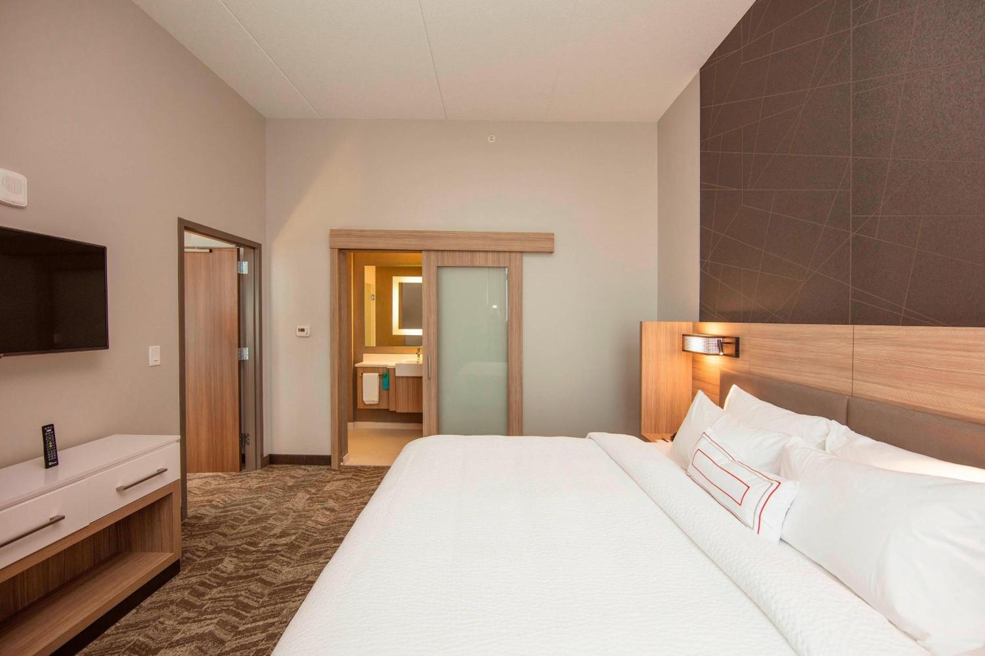 Springhill By Marriott Downtown/university Area