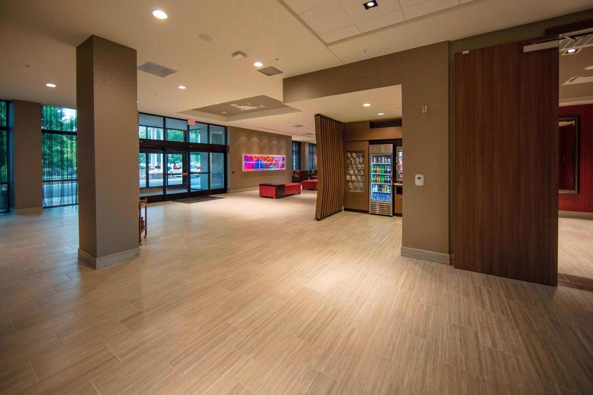 Springhill By Marriott Downtown/university Area
