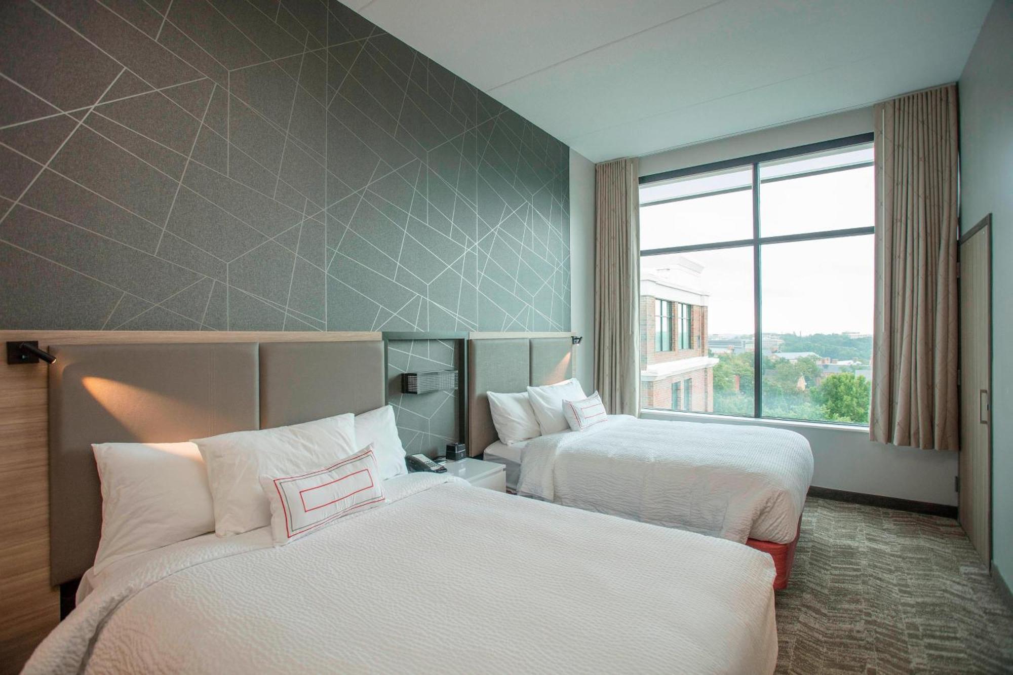 Springhill By Marriott Downtown/university Area Hotel 3*