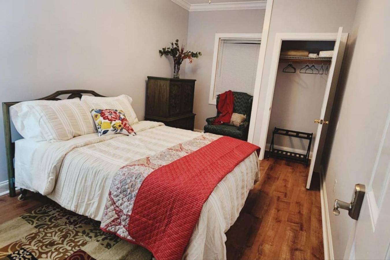 Charming Cute Convenient 2 Mi To Downtown And Uga Athens
