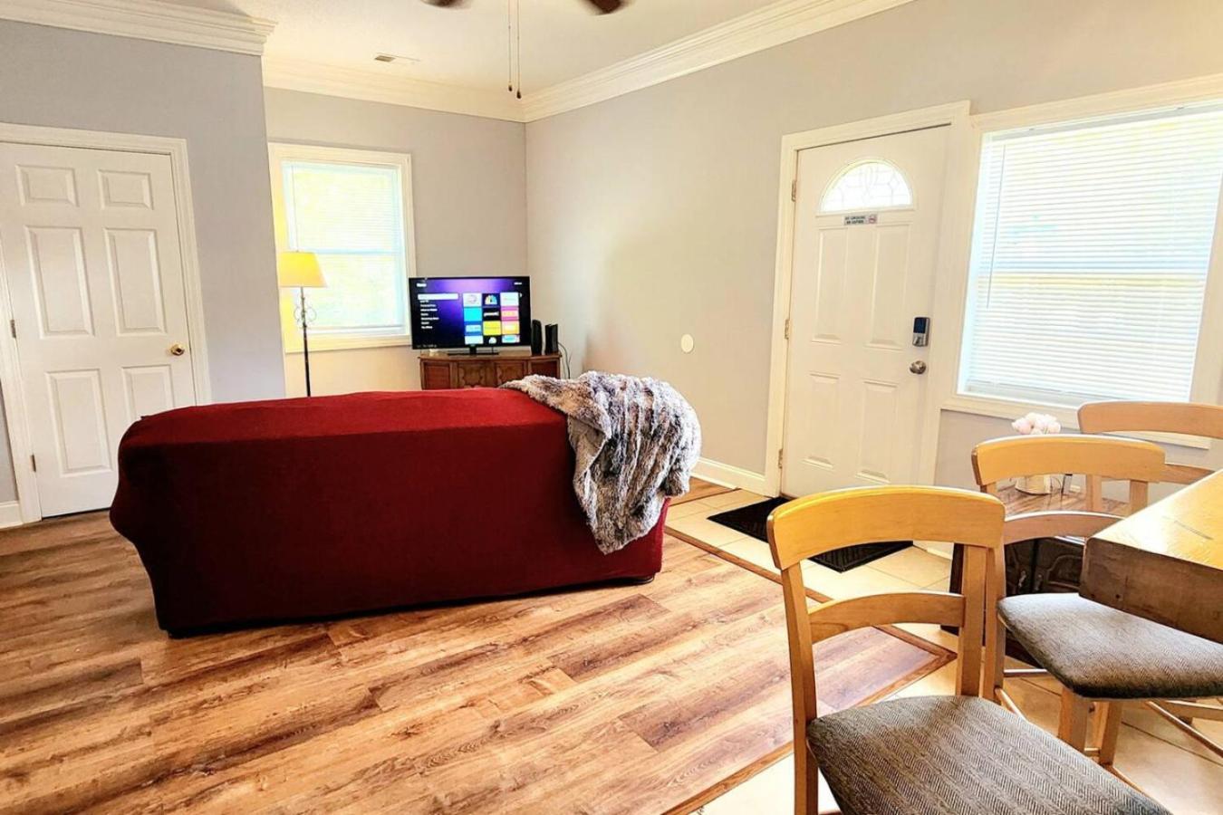 Holiday home Charming Cute Convenient 2 Mi To Downtown And Uga *