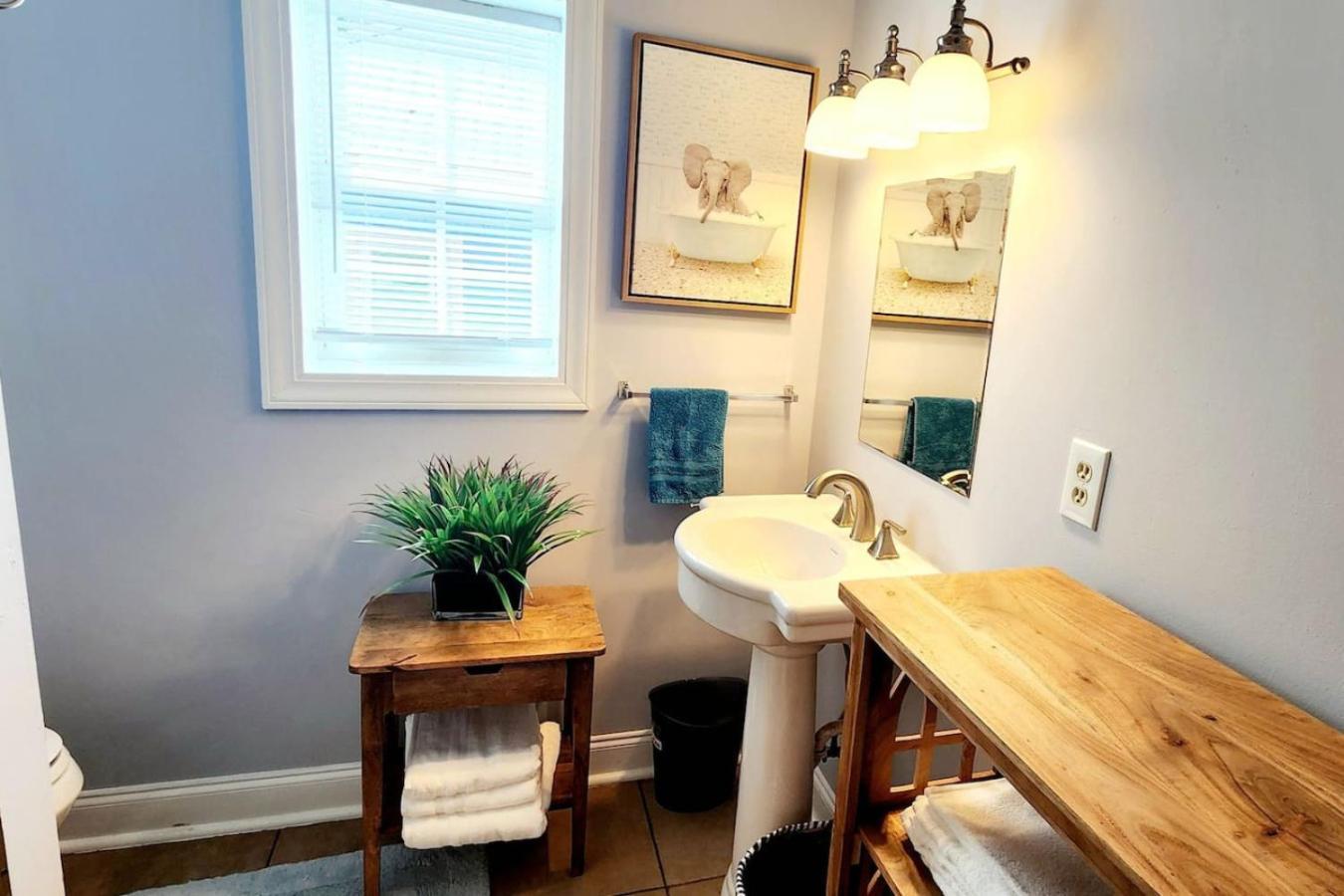 Charming Cute Convenient 2 Mi To Downtown And Uga Holiday home *