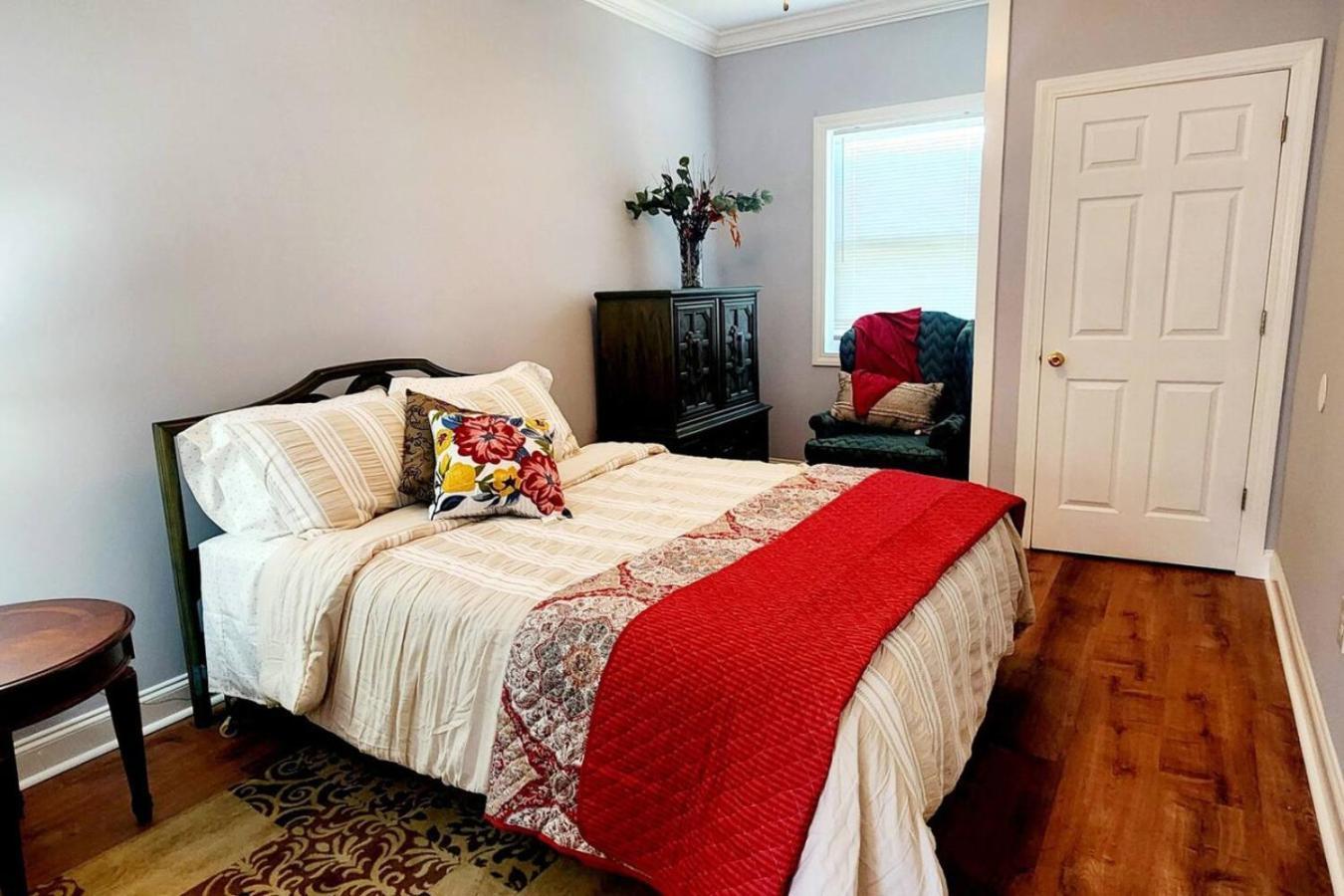 Charming Cute Convenient 2 Mi To Downtown And Uga Holiday home Athens