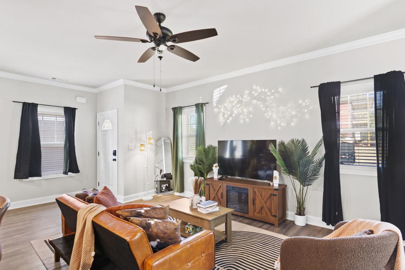2 King Beds, Arcade Room, Mins From Dt & Uga Holiday home *