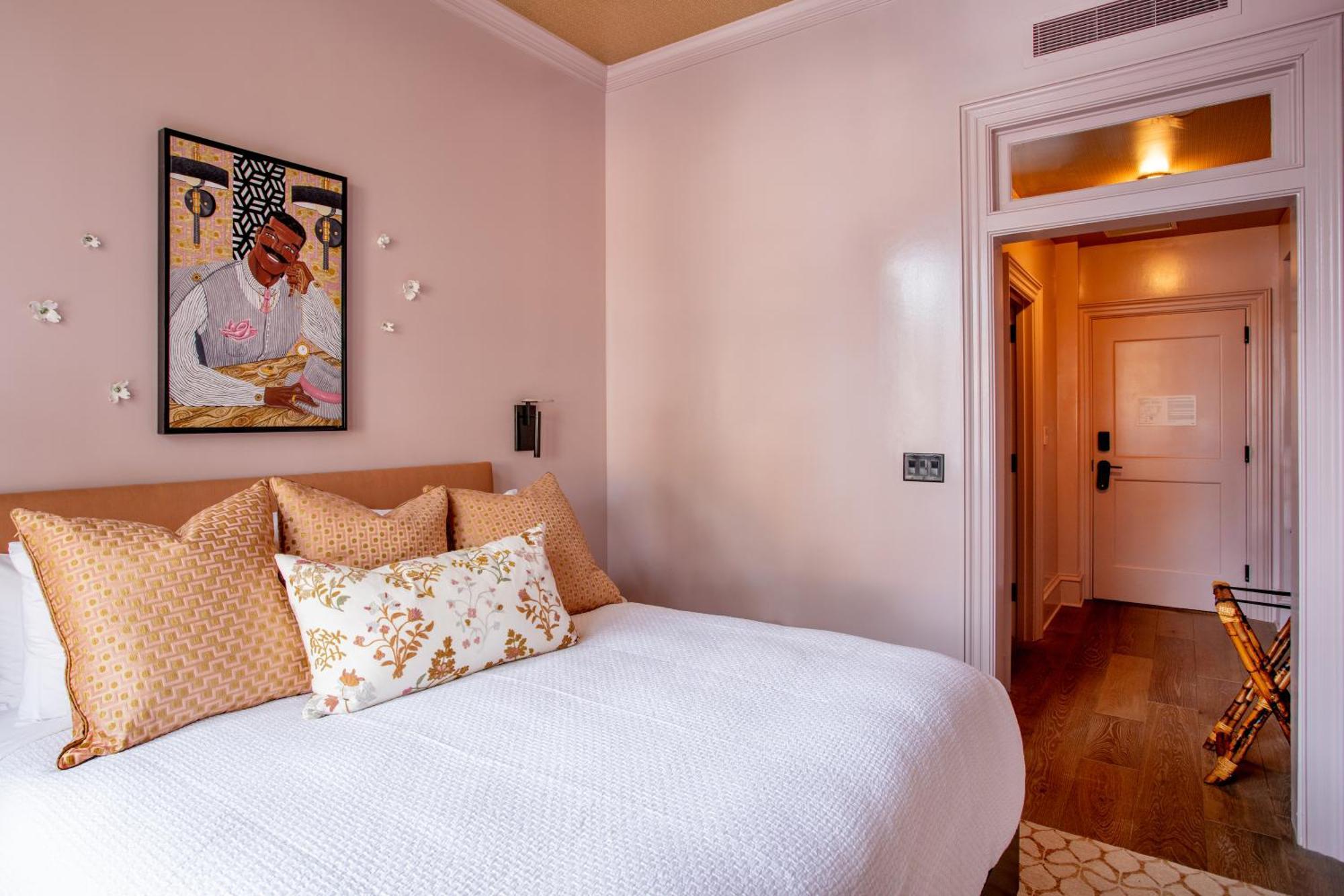 The Bell By Kasa 4*