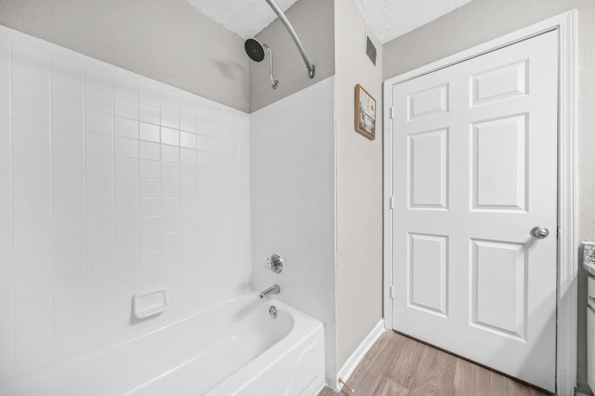 Apartment Lux 3br, Prime Location Near Uga & Downtown *