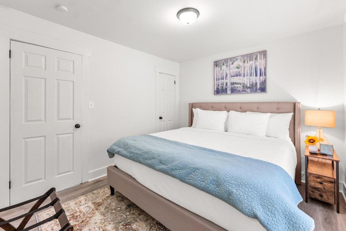 Sanctuary On Sherwood With A Backyard Oasis Holiday home Athens