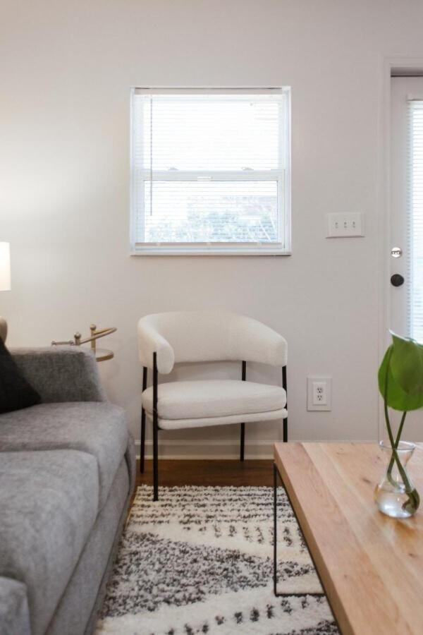 The Cozy Corner Near Downtown 2br Holiday home *