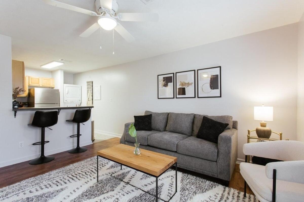 The Cozy Corner Near Downtown 2br
