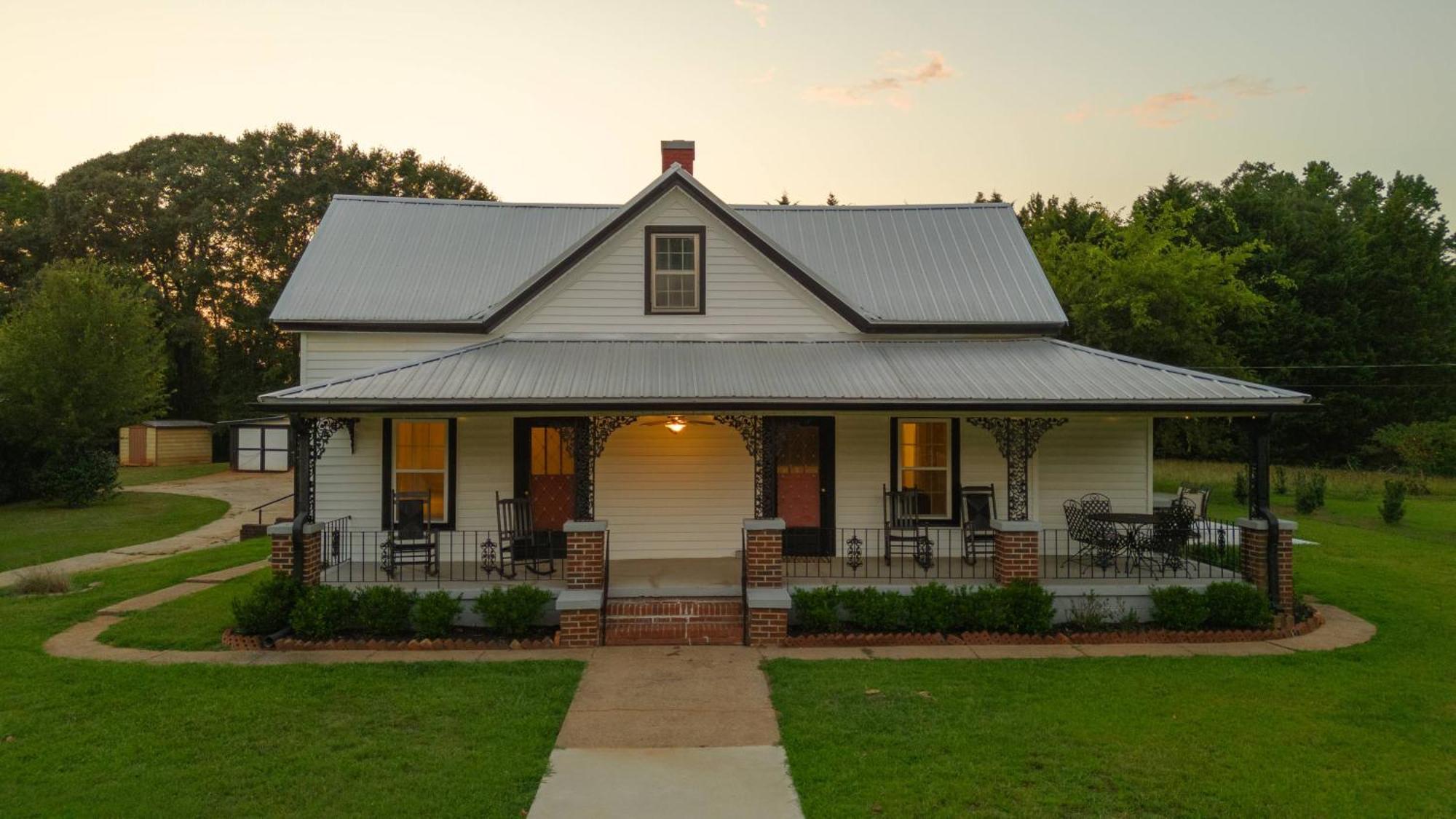 The Bulldog - 100plus Year Old Holiday home