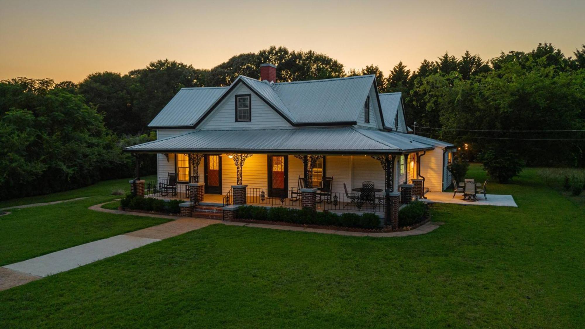 The Bulldog - 100plus Year Old Holiday home Athens