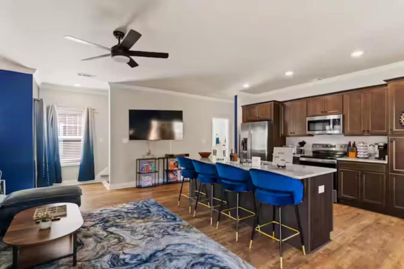 4 King Beds - Sleeps 24 - By Dt & Uga - Game Apartment *