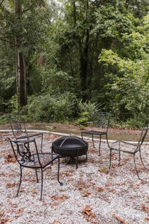 1br 1bath - Greenway Garage W Firepit Holiday home