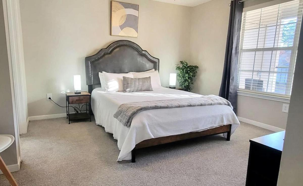 Cozy 2br Retreat Near Uga And Downtown Apartment