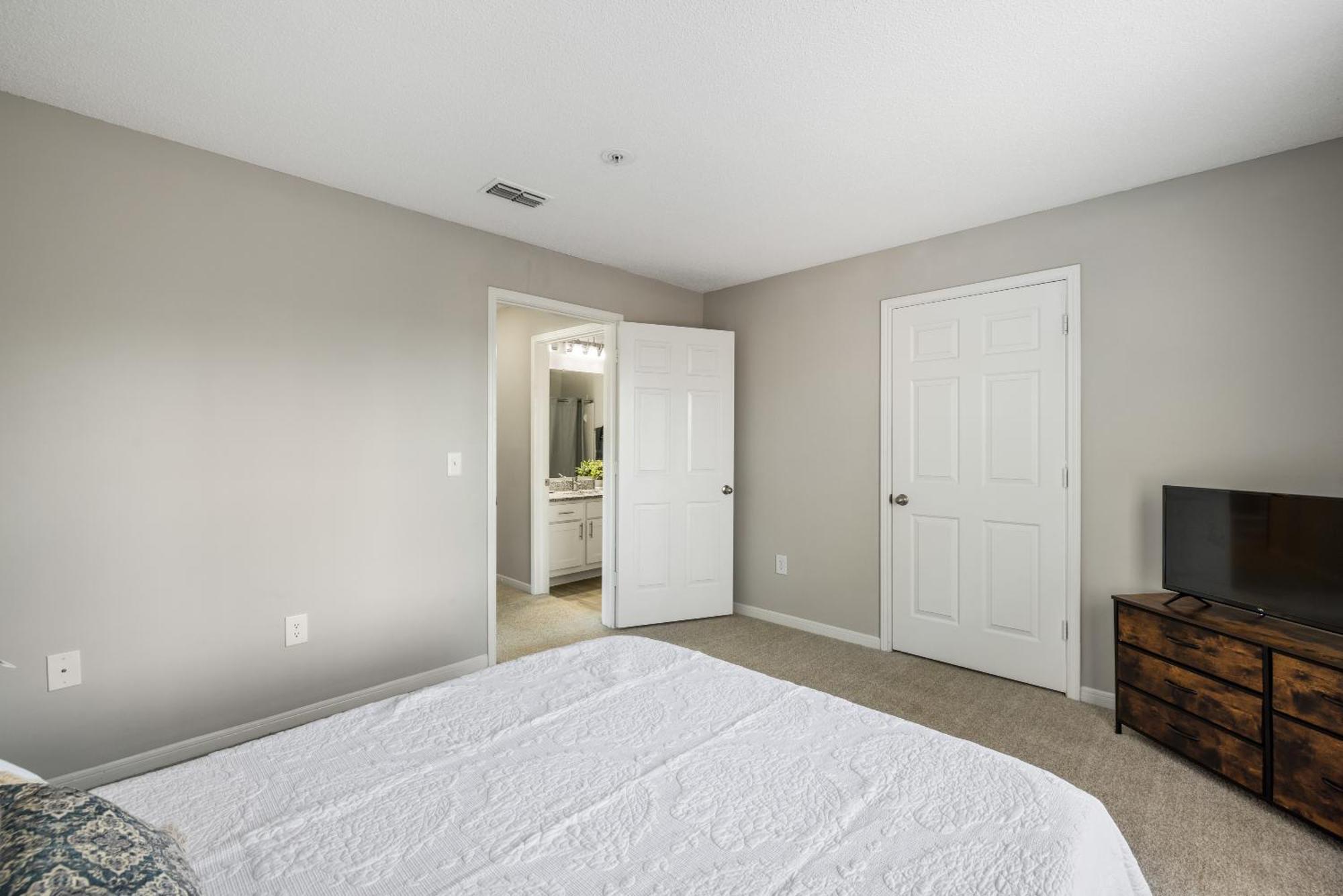Charming 3br Abode Near Uga And Downtown Apartment *