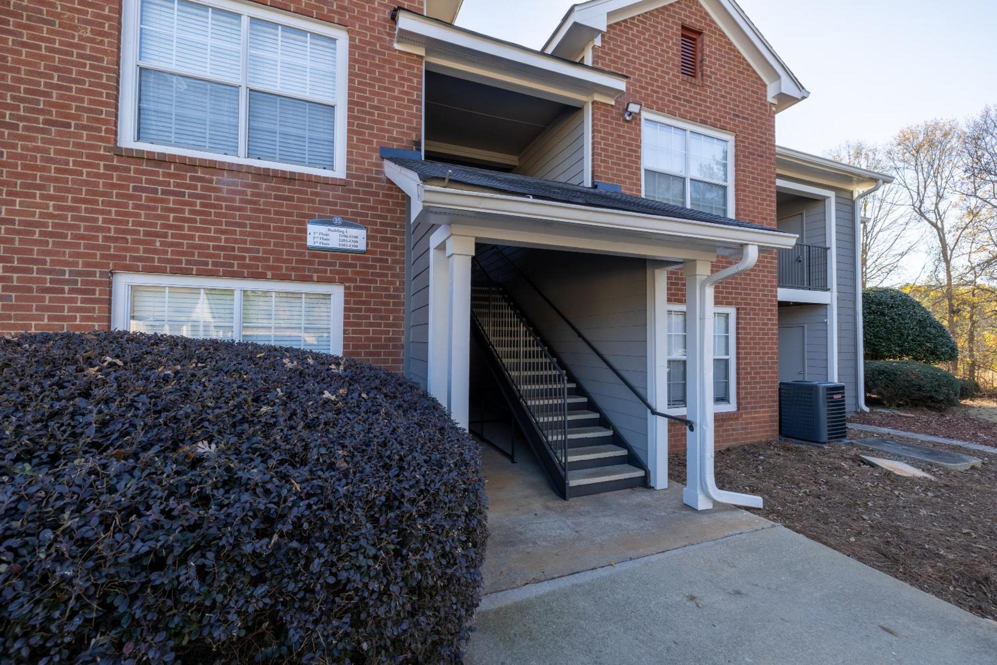 Charming 3br Abode Near Uga And Downtown Apartment *