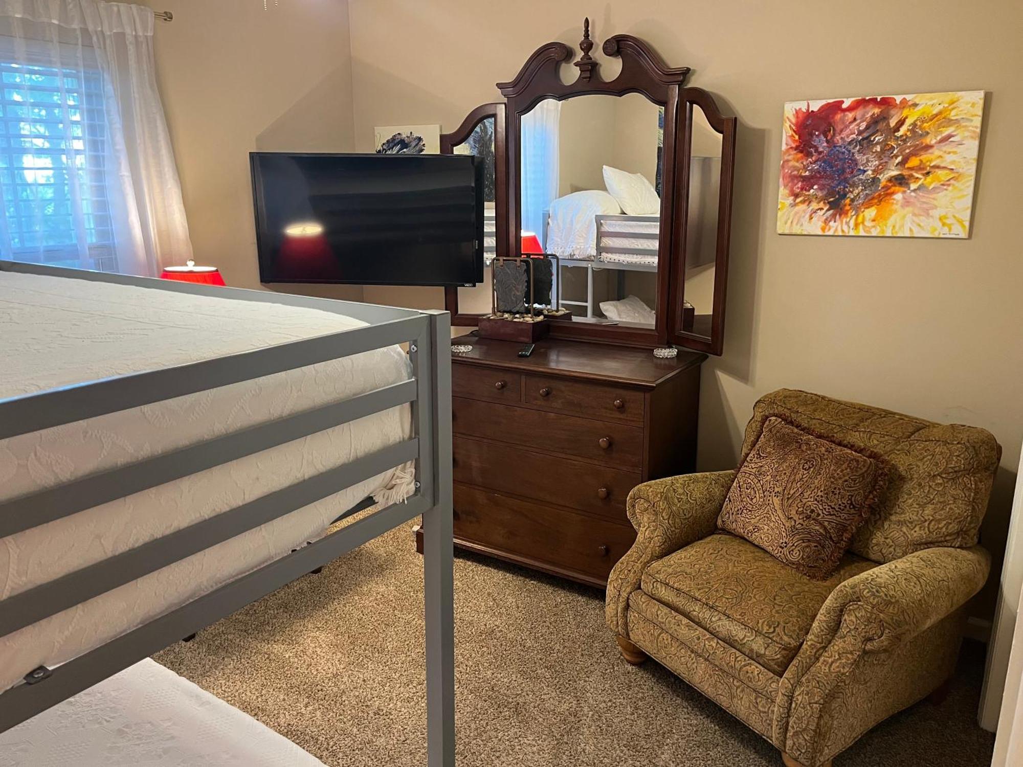 Classic Condo: Downtown Retreat Apartment Athens
