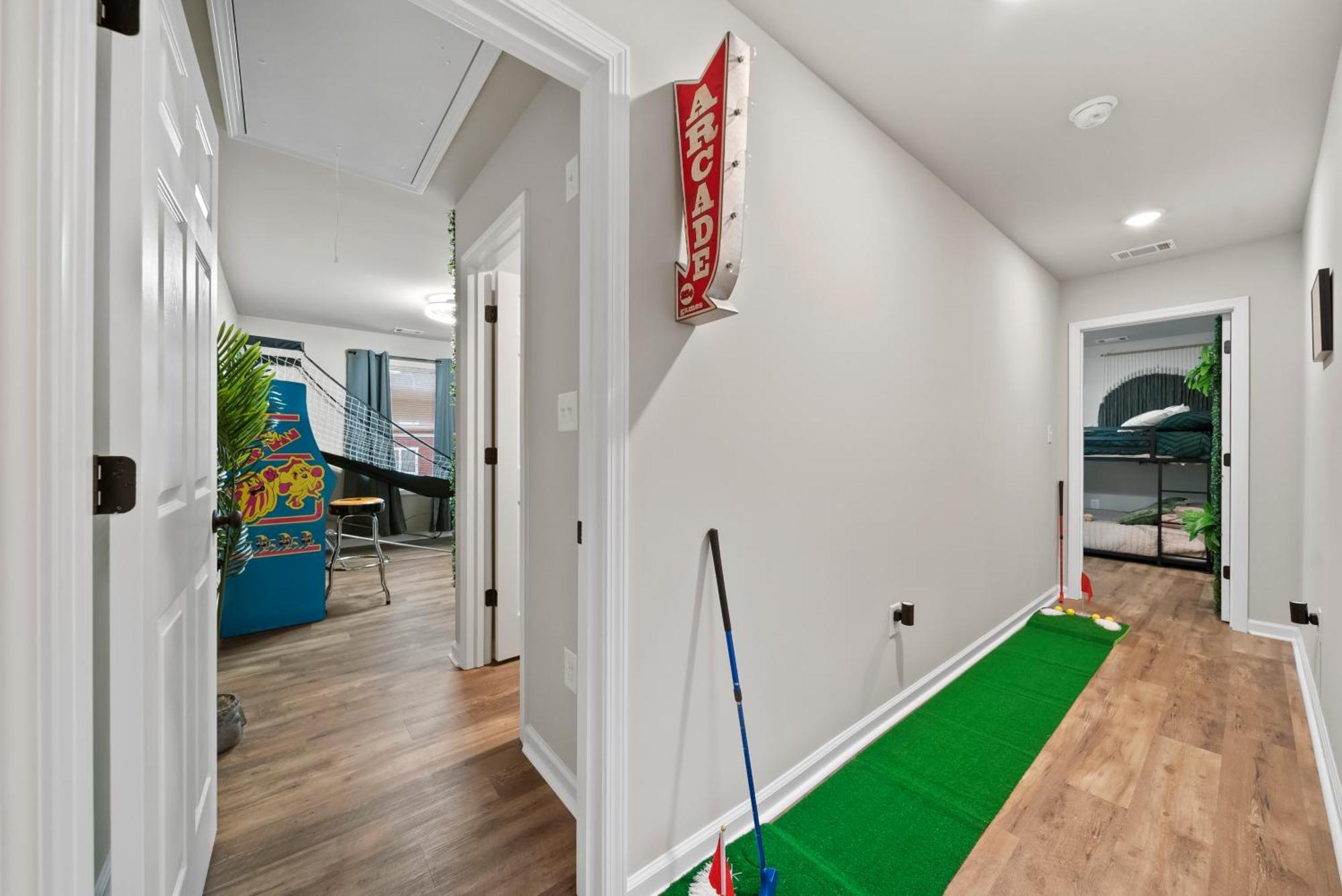 Holiday home 2 King Beds | Modern Retreat House + Game Athens